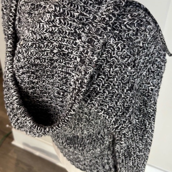 Aero Cropped Hooded Pullover Sweater Black White Small - Picture 6 of 8